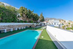 797 HOLIDAY RENTALS- VILLA PERTUCH- Increible villa con vista y piscina